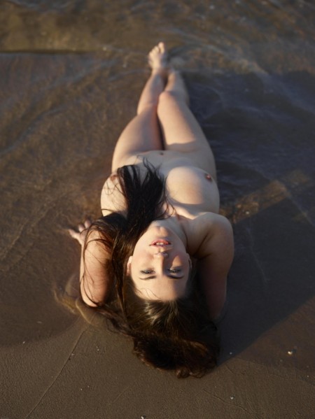 Carina Kirschner Прекрасная фигура  aka Yara - Beach Beauty, на пляже