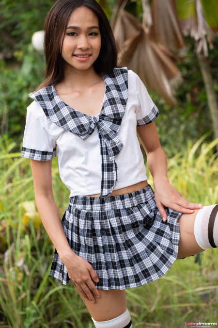 Mayuko A Сексуальная школьница