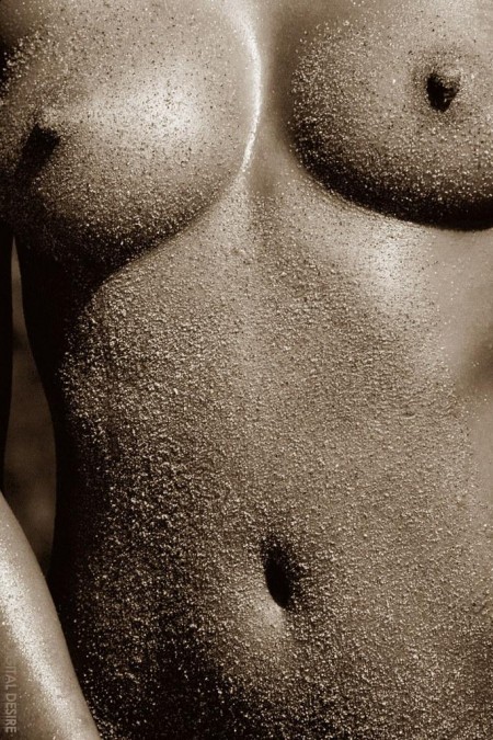 Фото голой девушки: Гламурная азиатка  и ее классная грудь