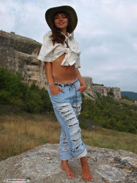 Yuliya A на скалах