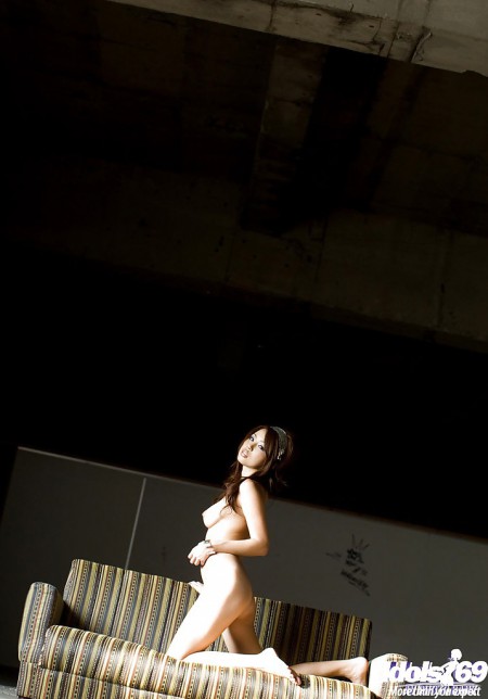 Risa Kasumi Горячие азиатские сенсации демонстрируя свои великолепные кривые