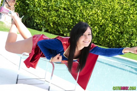 Catie Minx Брюнетка Super Girl Pool Backyard