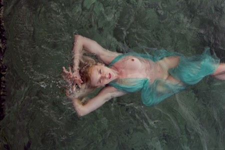 Фото голой девушки: Богиня Воды