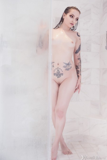 Beautiful photoshoot GenevievePure Morning, cosplay, tattooed, in the shower (no porn)