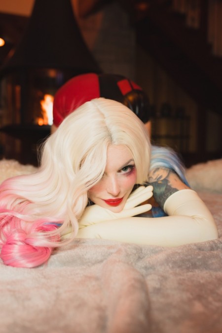 Фото голой девушки: – Harley Quinn, блондинки, татуированные, косплей(эротика)