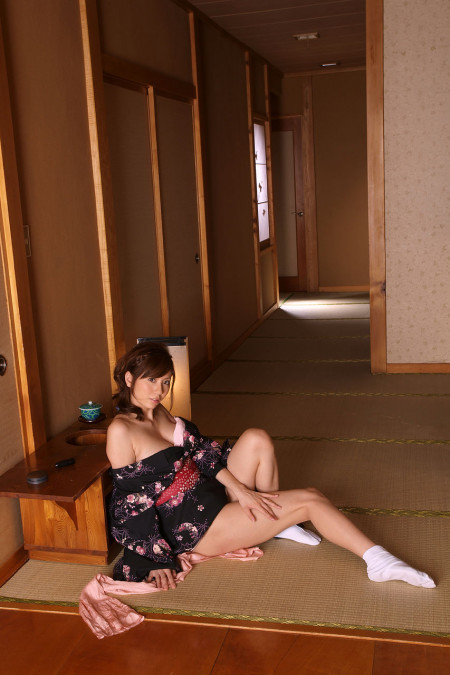 Фото голой девушки: Ношение кимоно