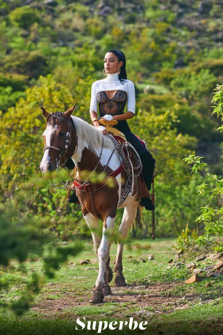 Naked girls horseback riding ⭐ 18 photo sets