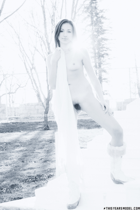 Фото голой девушки: Зимняя хандра