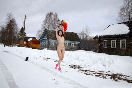 Фото голой девушки: Зима на Валдае